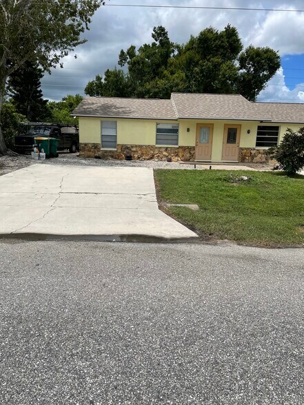 Primary Photo - 12337 Buffing Rd