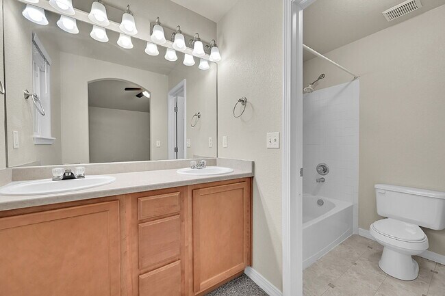 Building Photo - $2,200.00 - 3 Beds, 2.5 Baths, Single Fami...