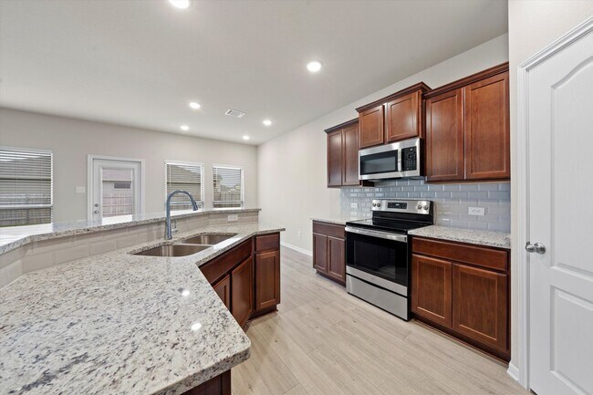 Building Photo - AVAILABLE NOW! Beautiful 3 Bedroom Home Located in Temple, Texas!
