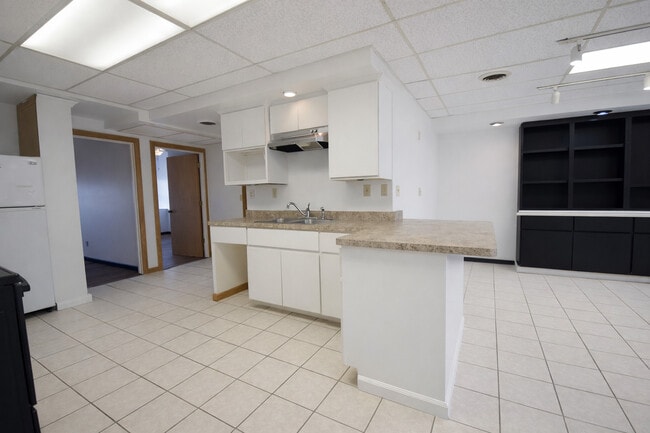 Building Photo - 107 W Baldwin St