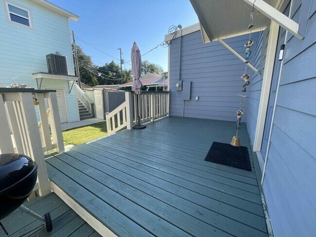 Building Photo - 3519 Avenue P 1/2