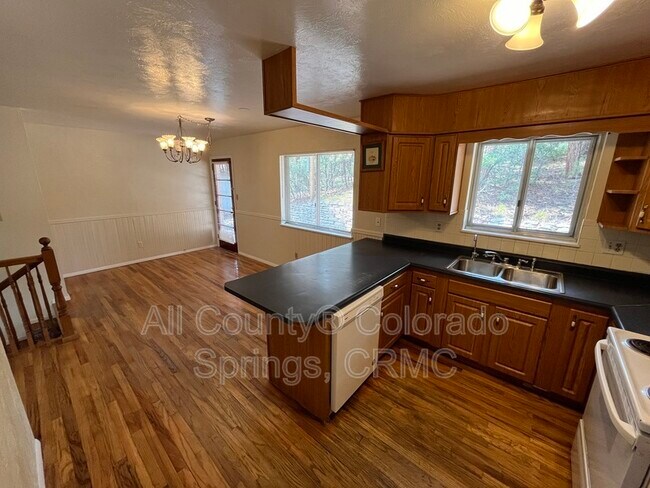 Building Photo - 15080 Deby Dr