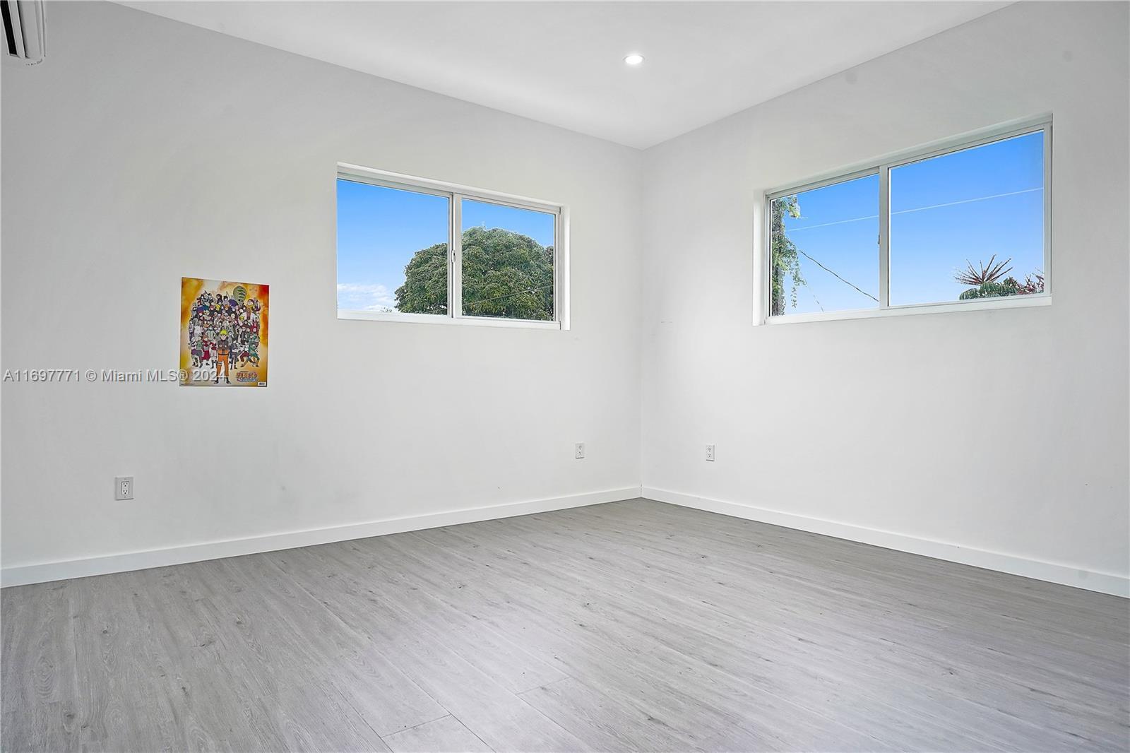 Building Photo - 500 NE 178th St