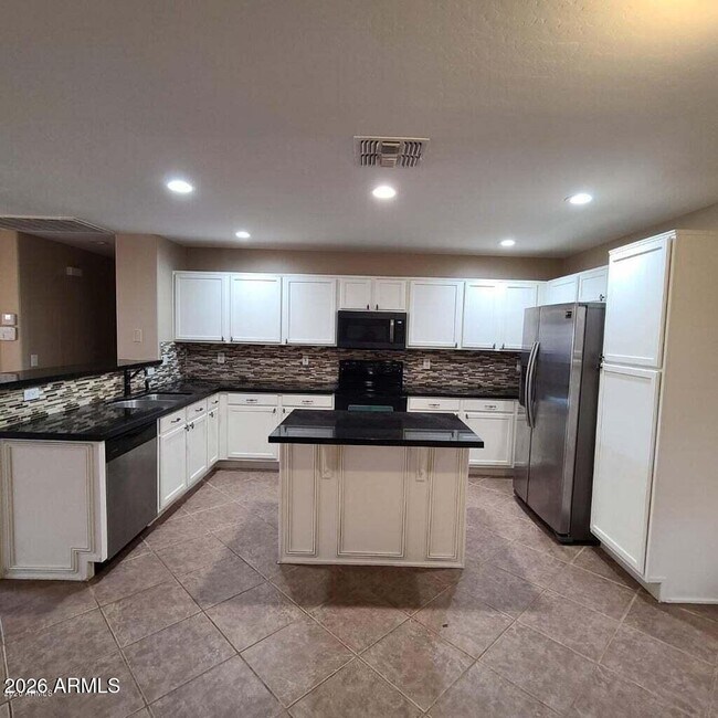 Building Photo - 43540 Bedford Dr