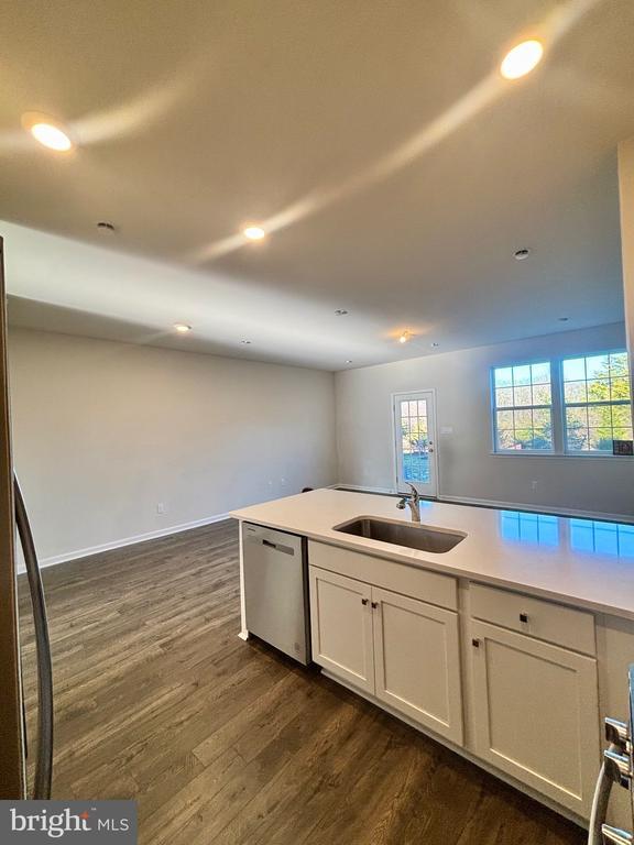 Building Photo - 189 Mazzeo Dr