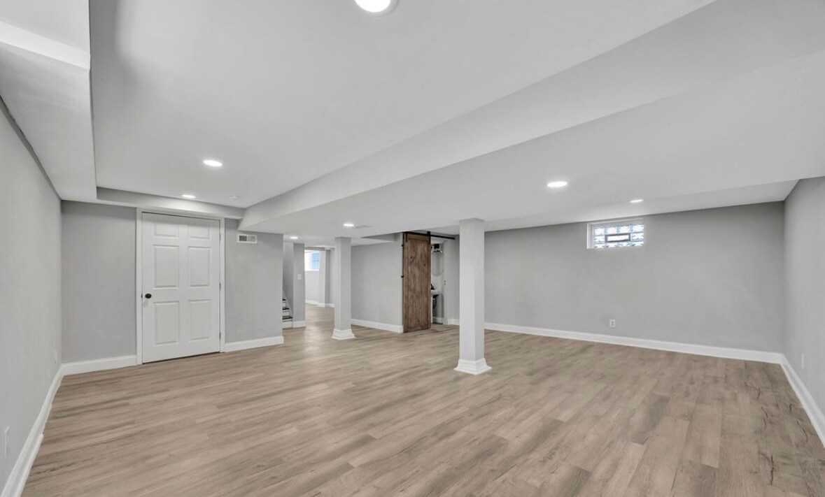 Building Photo - 1381 Old Oxford Rd