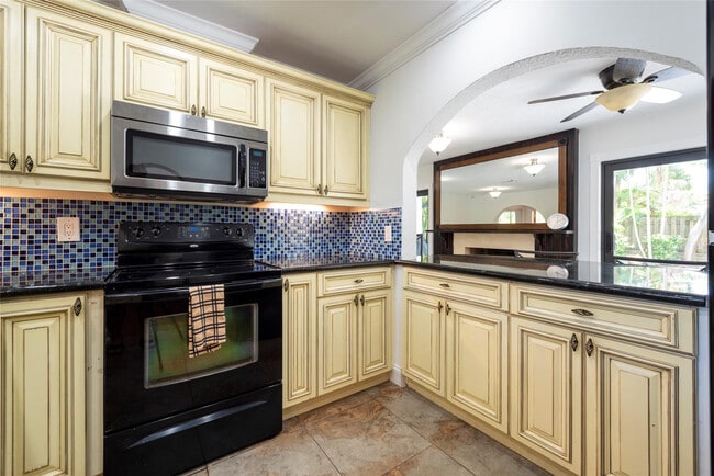 Building Photo - 3412 Leigh Rd