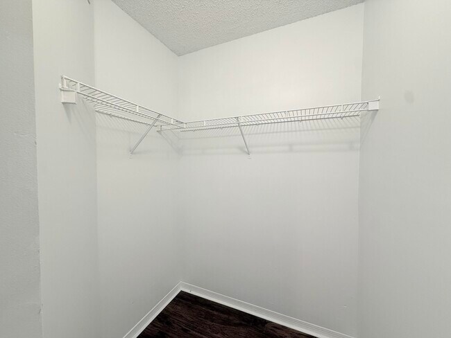 Building Photo - 4175 N Haverhill Rd