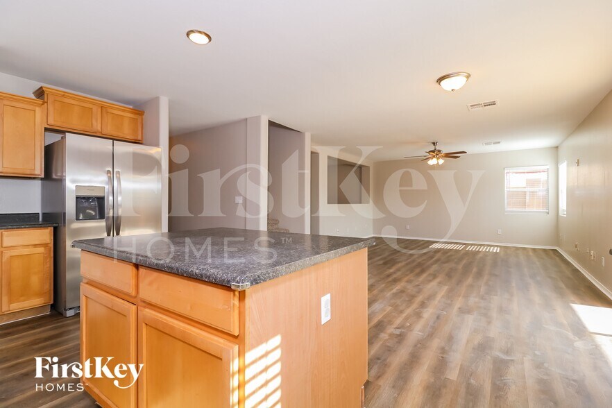 Building Photo - 1411 S 222nd Ln