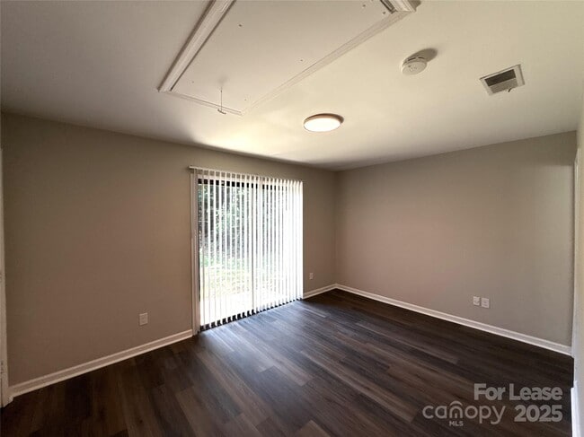 Building Photo - 3621 Willow Point Dr