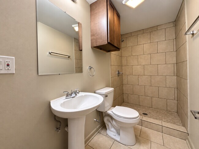 Building Photo - 9013 Forshey St