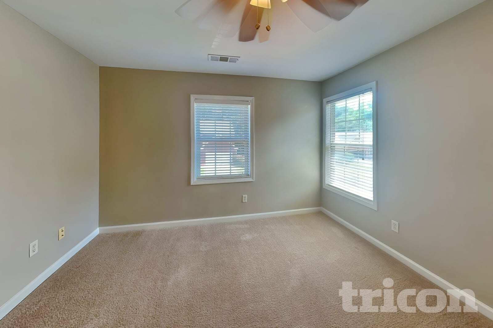 Building Photo - 323 Ivy Manor Dr NW