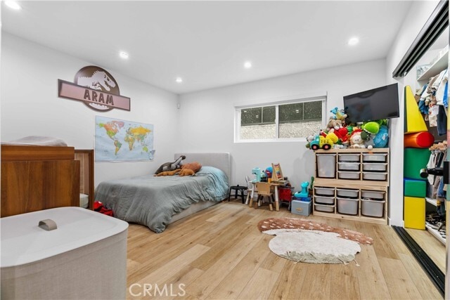 Building Photo - 635 E Magnolia Blvd