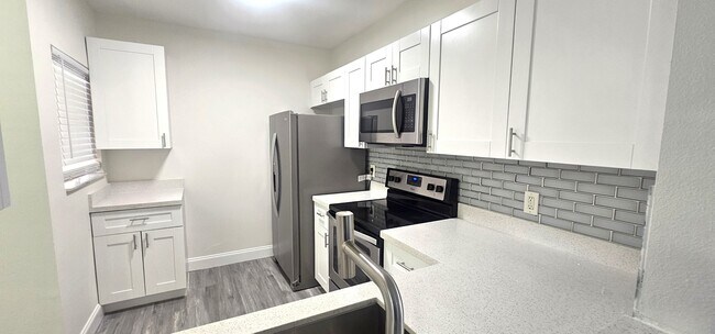 Building Photo - 521 Villa Del Sol Cir