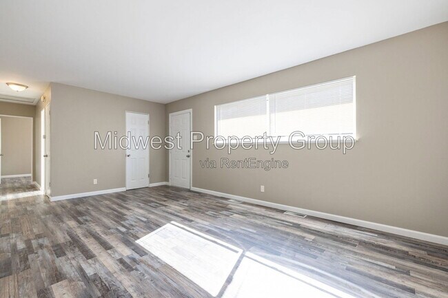 Building Photo - 1385 St Marie St