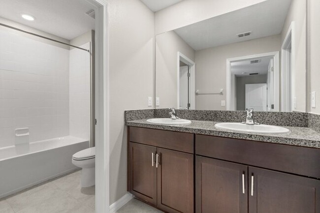Building Photo - LIKE NEW Home For Rent in Creek Preserve!