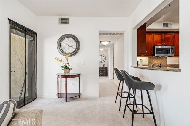 Building Photo - 128 N Oak Knoll Ave