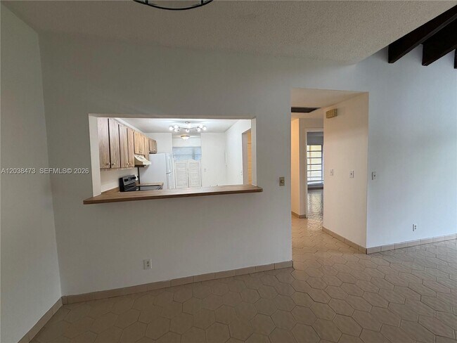 Building Photo - 1540 NW 93rd Ave