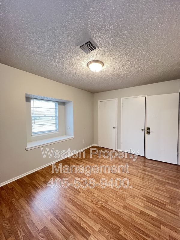 Building Photo - 2909 SW 65th Pl