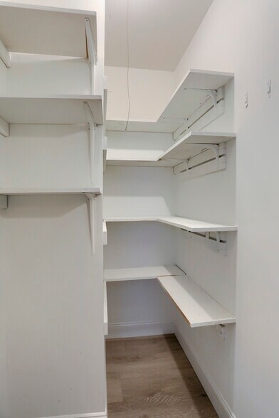 Building Photo - 843 Old Silver Spring Rd