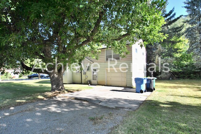 Building Photo - Covered Patio, Garage & Yard – Your Next Logan Home Awaits
