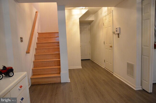 Building Photo - 43060 Francis Square