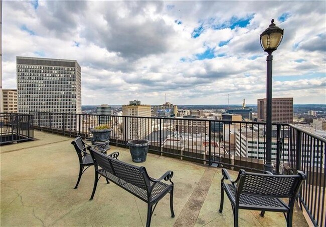 Building Photo - 32 Peachtree St NW