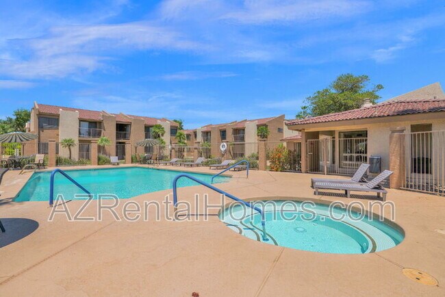 Building Photo - 1111 E University Dr