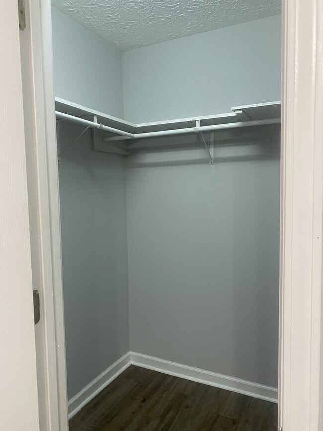 Walk-In-closet - 1030 Jim Fox Rd