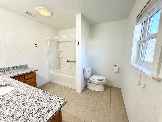 Building Photo - 284 CR 202