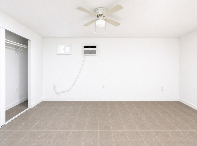 Building Photo - 240 1/2 E Beech Ave