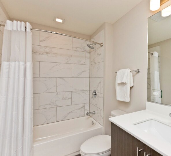 Building Photo - 301 W North Ave