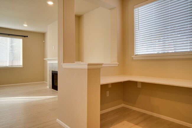 Building Photo - Covington 4 Bedroom on Easthilll