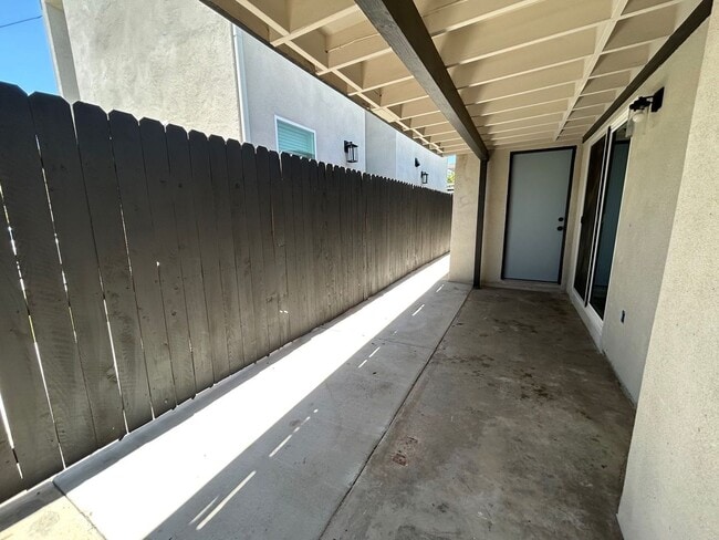 Building Photo - 5 Rooms (4BR + Den)