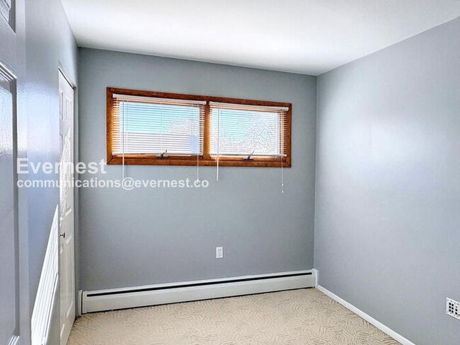 Building Photo - 123 Thomas Rd