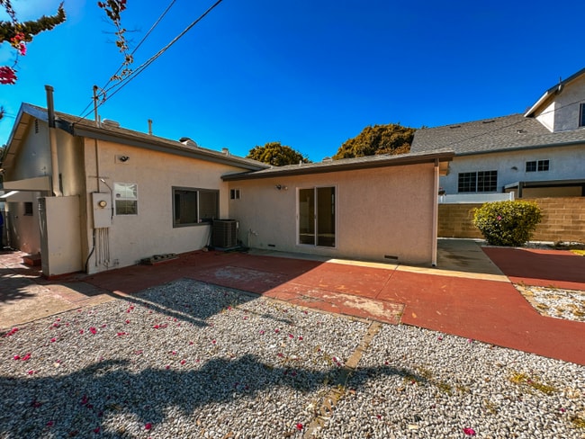 Building Photo - 1504 S Dodson Ave