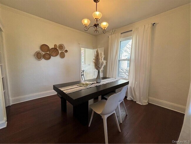 Building Photo - 194 N Midland Ave