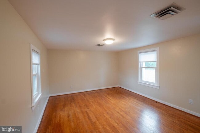 Building Photo - 12475 Rock Point Rd