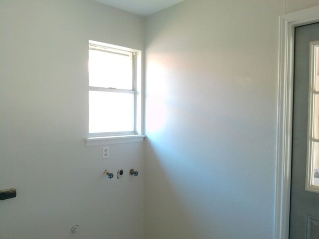 Building Photo - 1822 Volga Dr