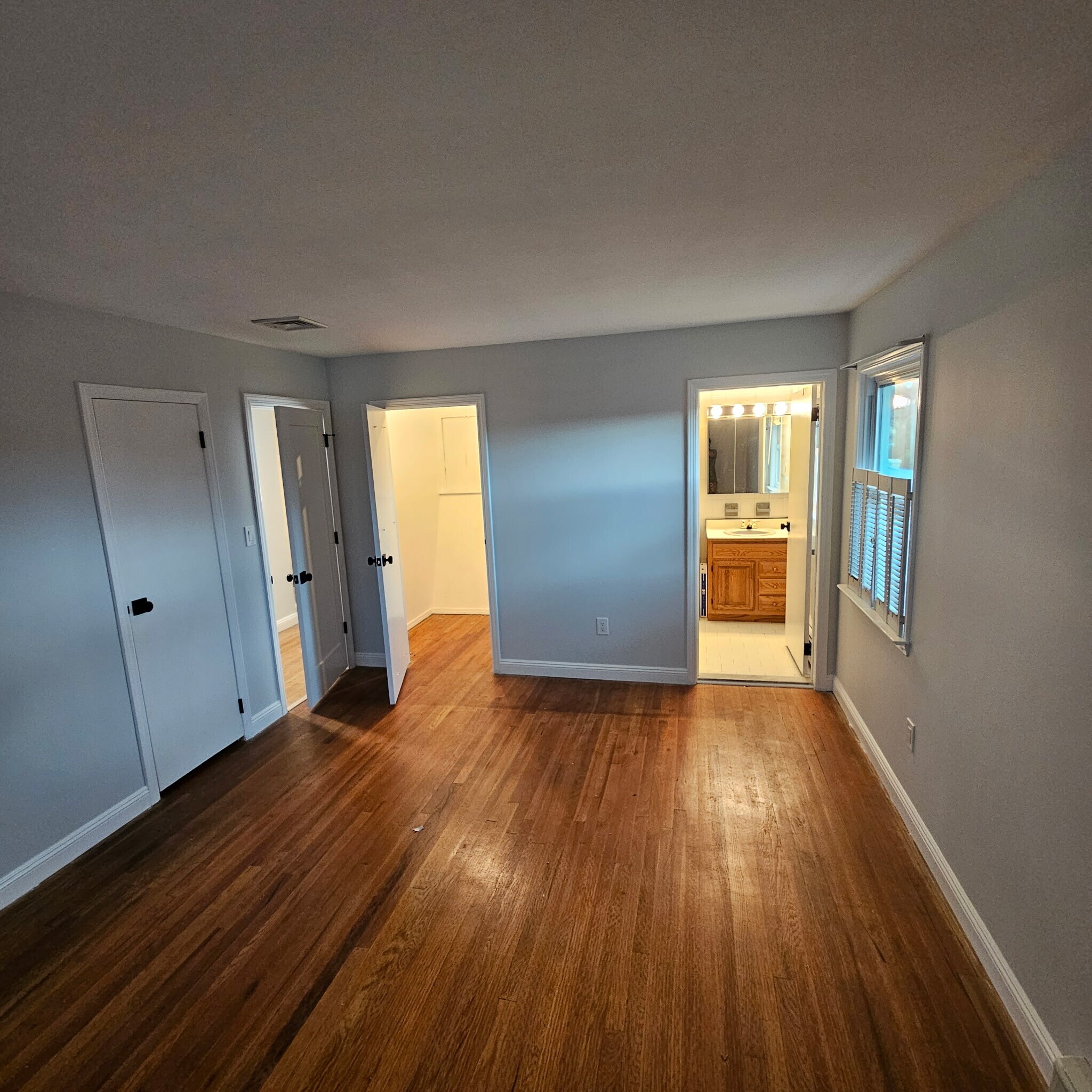 Building Photo - 121 Henry St