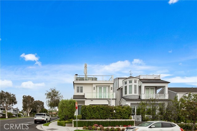 Building Photo - 720 Poinsettia Ave