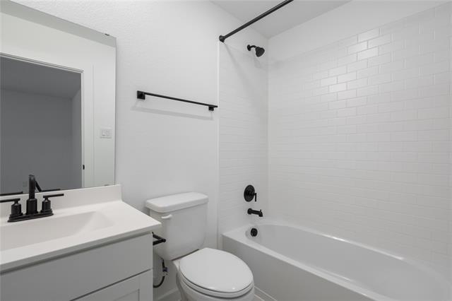 Building Photo - 2234 Maple Ridge Dr
