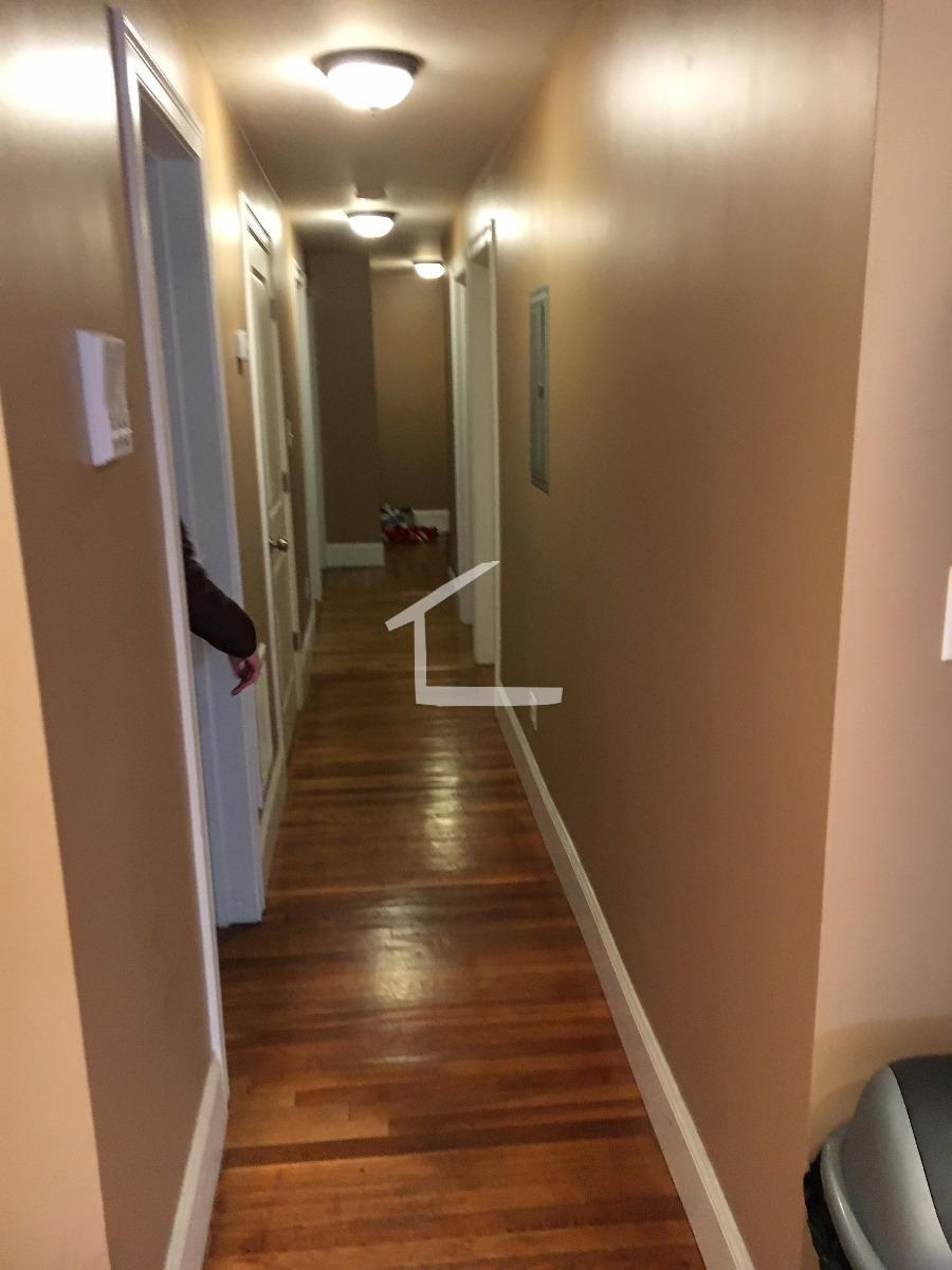 Building Photo - 8 Saint Lukes Rd