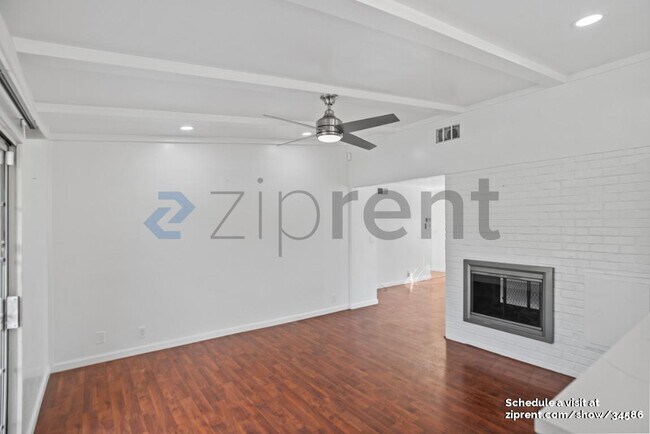 Building Photo - 246 St Andrews St