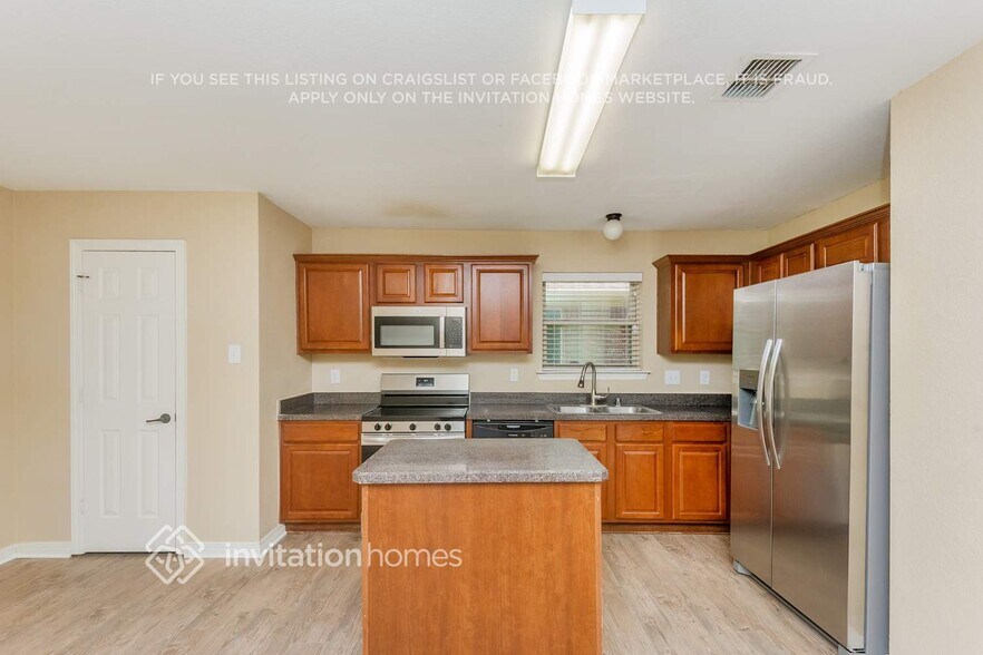 Building Photo - 2206 Brandy Dr