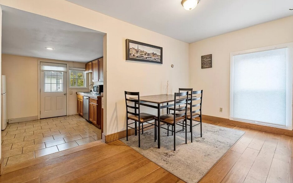 Building Photo - 136 Fayette St