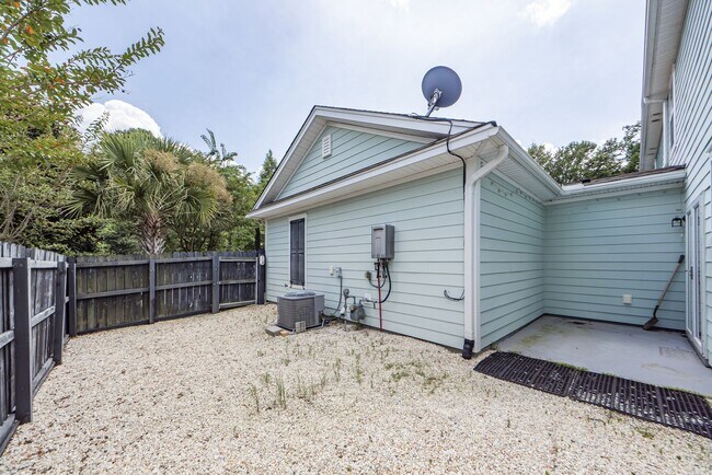 Building Photo - 4 Bedroom 3.5 Bath Townhouse in Kingsbridge at Park West - Mt Pleasant