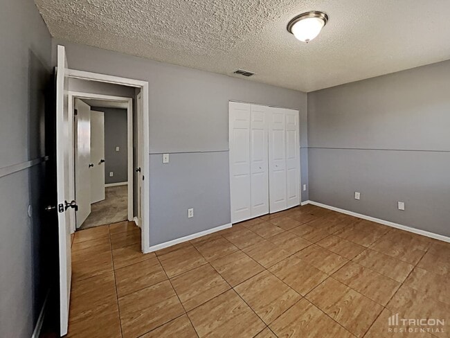 Building Photo - 152 Mante Dr