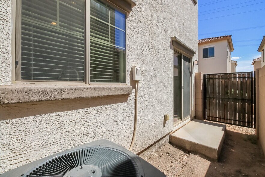 Building Photo - 425 N Ranger Ct