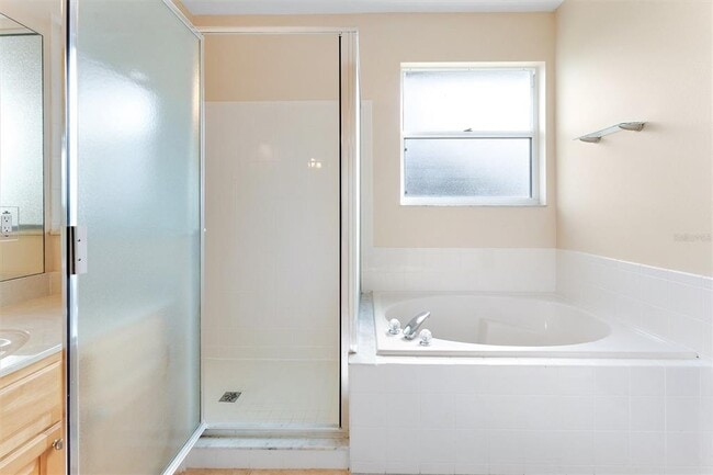 Building Photo - 207 Little Creek Ln